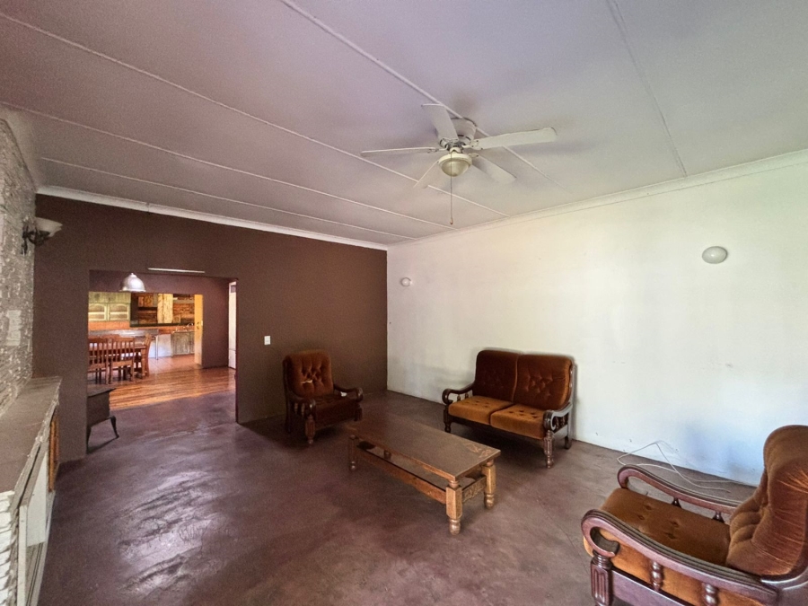 5 Bedroom Property for Sale in Parys Free State